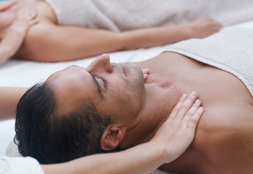 couple-enjoying-massages